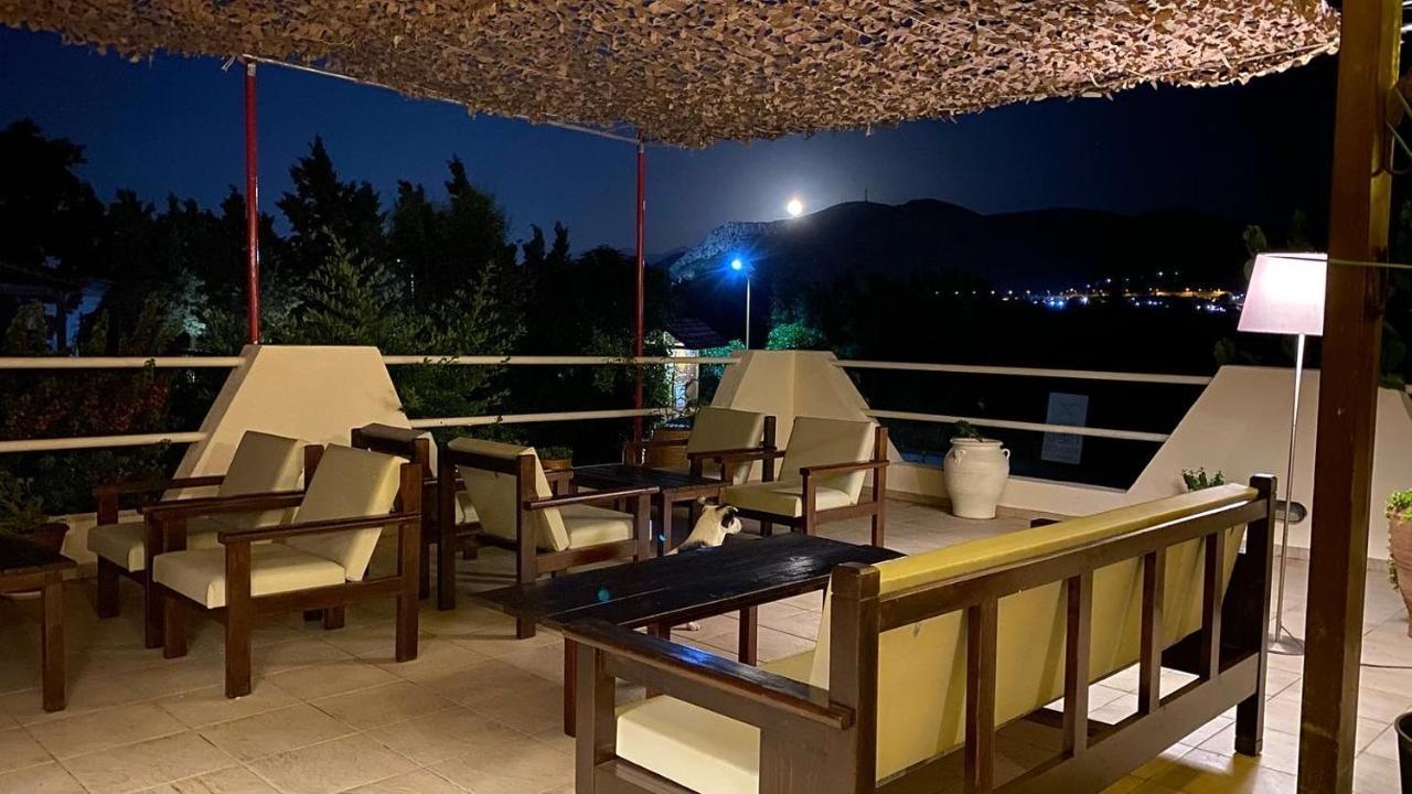 Arion Stables & Apartments Hersonissos  Exteriör bild
