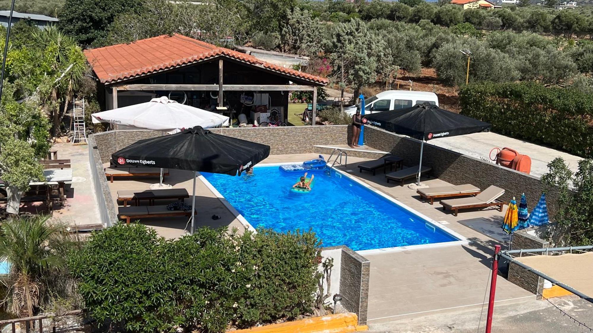 Arion Stables & Apartments Hersonissos  Exteriör bild