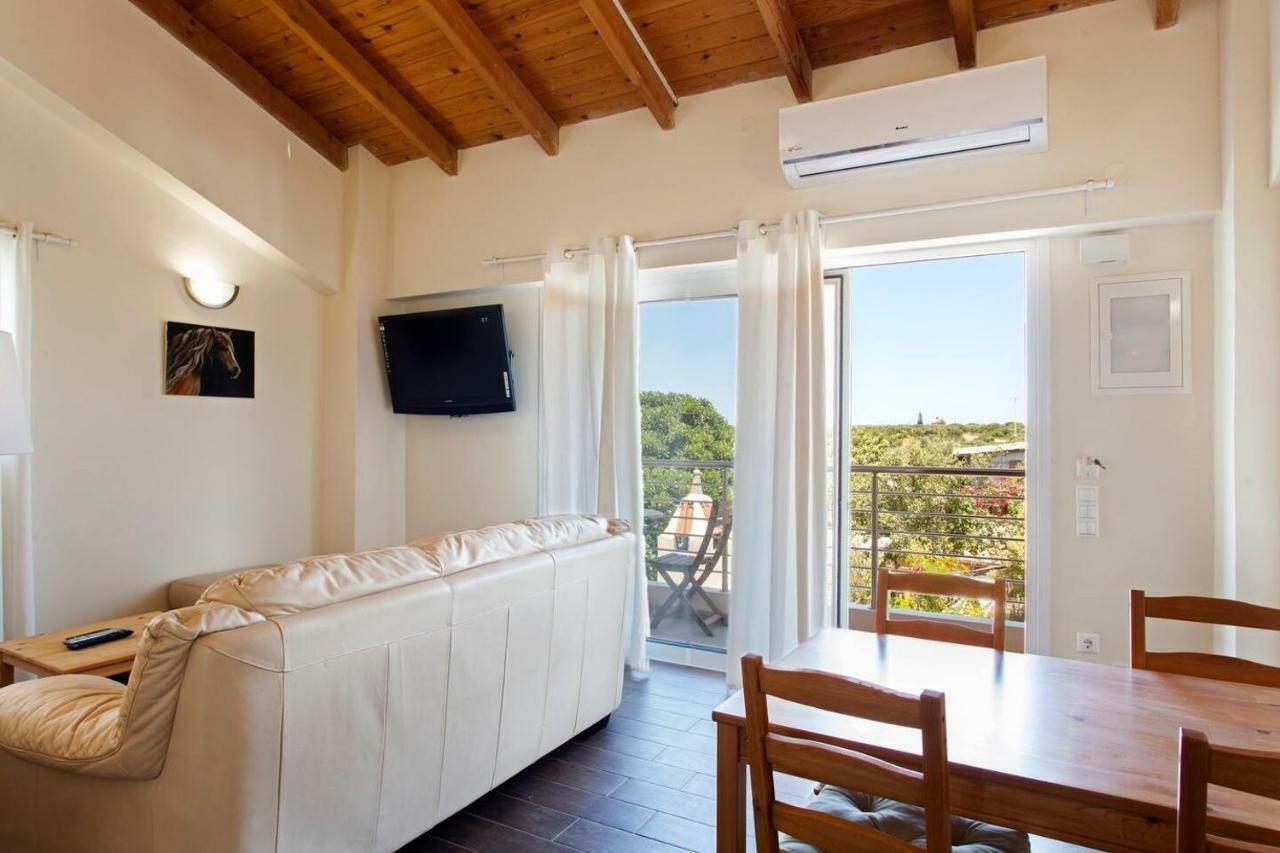 Arion Stables & Apartments Hersonissos  Exteriör bild
